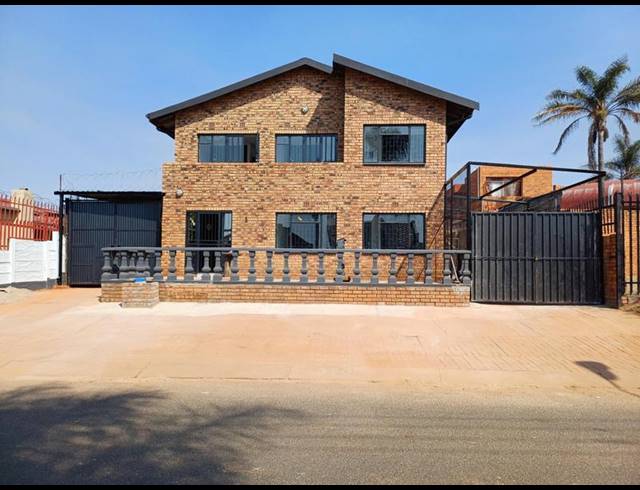 2 BEDROOM PROPERTY TO RENT IN LAUDIUM